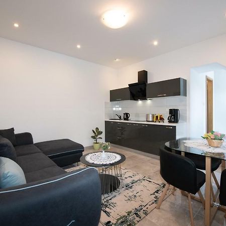Apartment Emili Opatija Bagian luar foto
