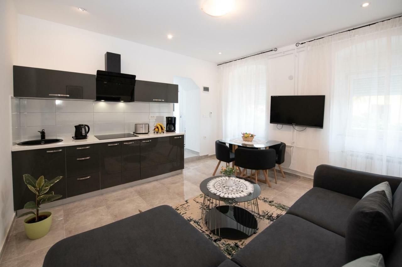 Apartment Emili Opatija Bagian luar foto